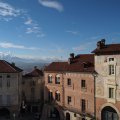 Vista dal Museo su Piazza Maggiore e le Alpi